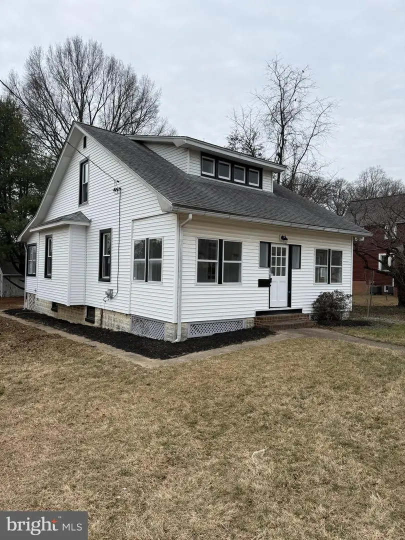 205 Wicklow Rd, Glen Burnie, MD 21061 - Image #1