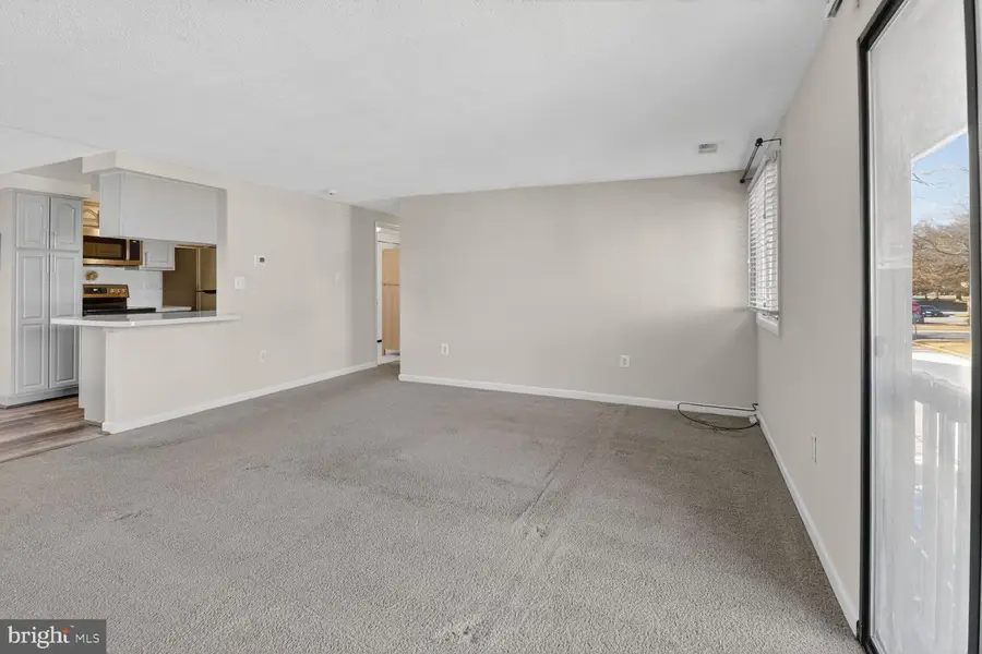 592 Glen Ct, Glen Burnie, MD 21061 - Image #2