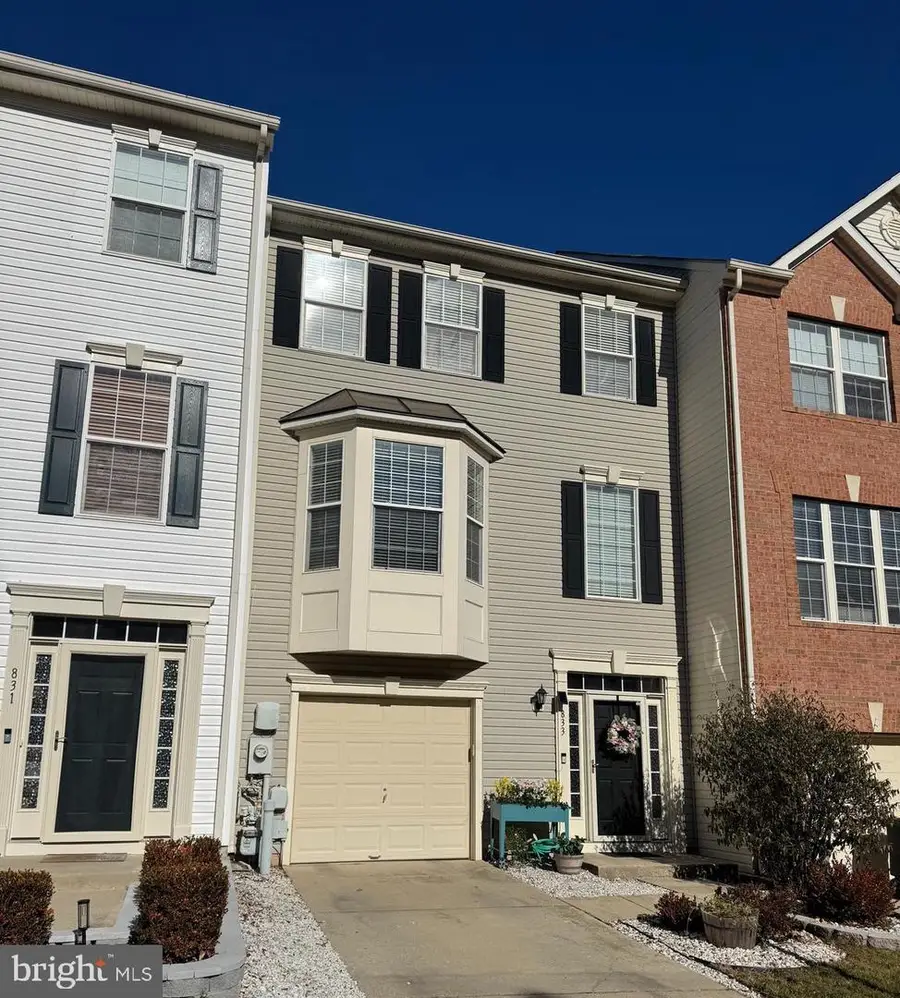 833 Patuxent Run Cir, Odenton, MD 21113 - Image #2