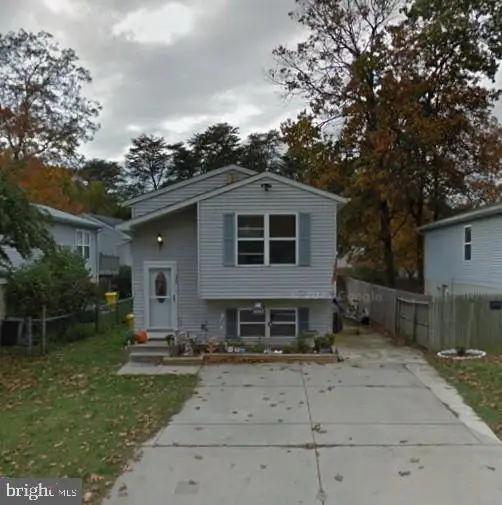 558 Elizabeth Ln, Glen Burnie, MD 21061 - Image #1