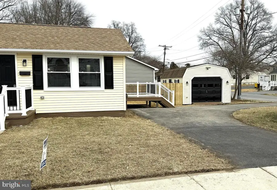 8537 Creek Rd, Pasadena, MD 21122 - Image #2