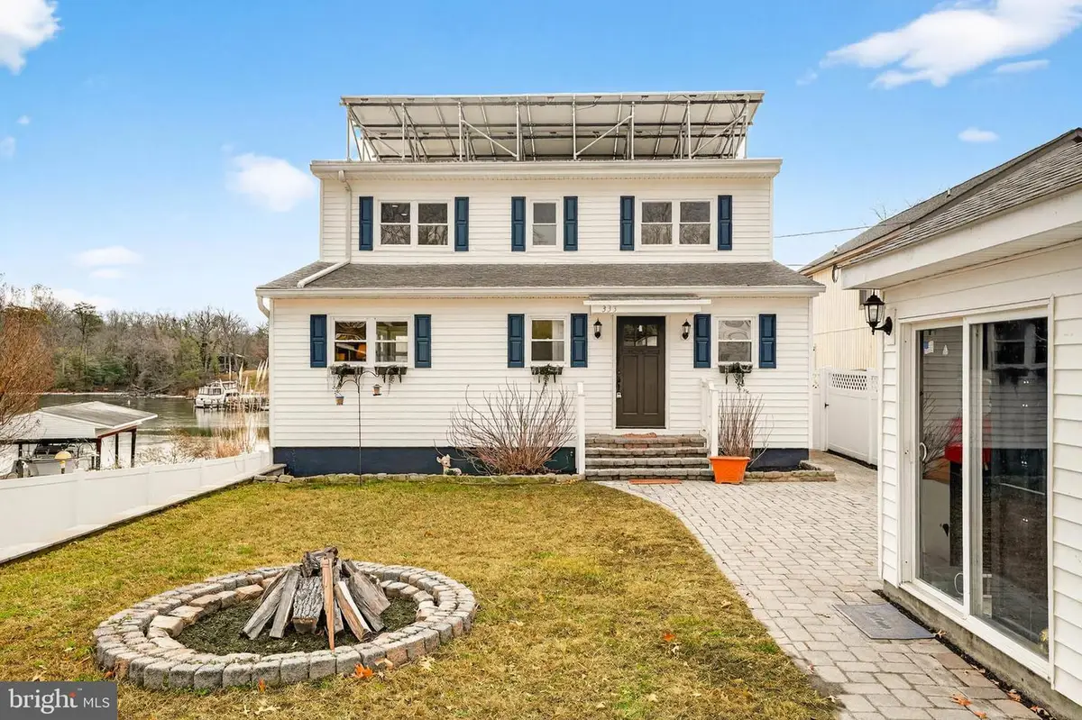 333 Sturtons Ln, Pasadena, MD 21122 - Image #1