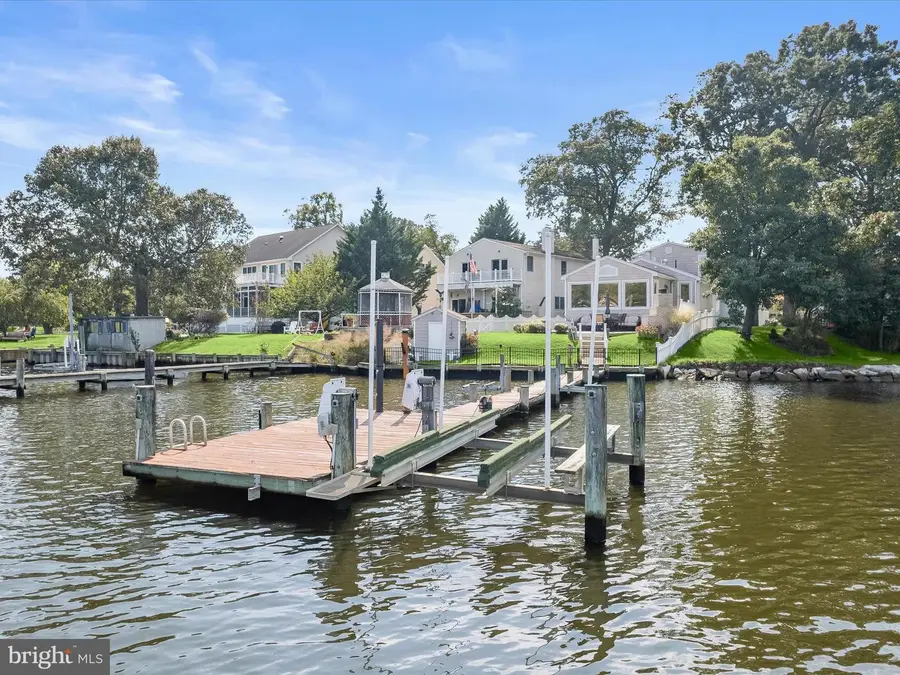 8138 Forest Glen Dr, Pasadena, MD 21122 - Image #2