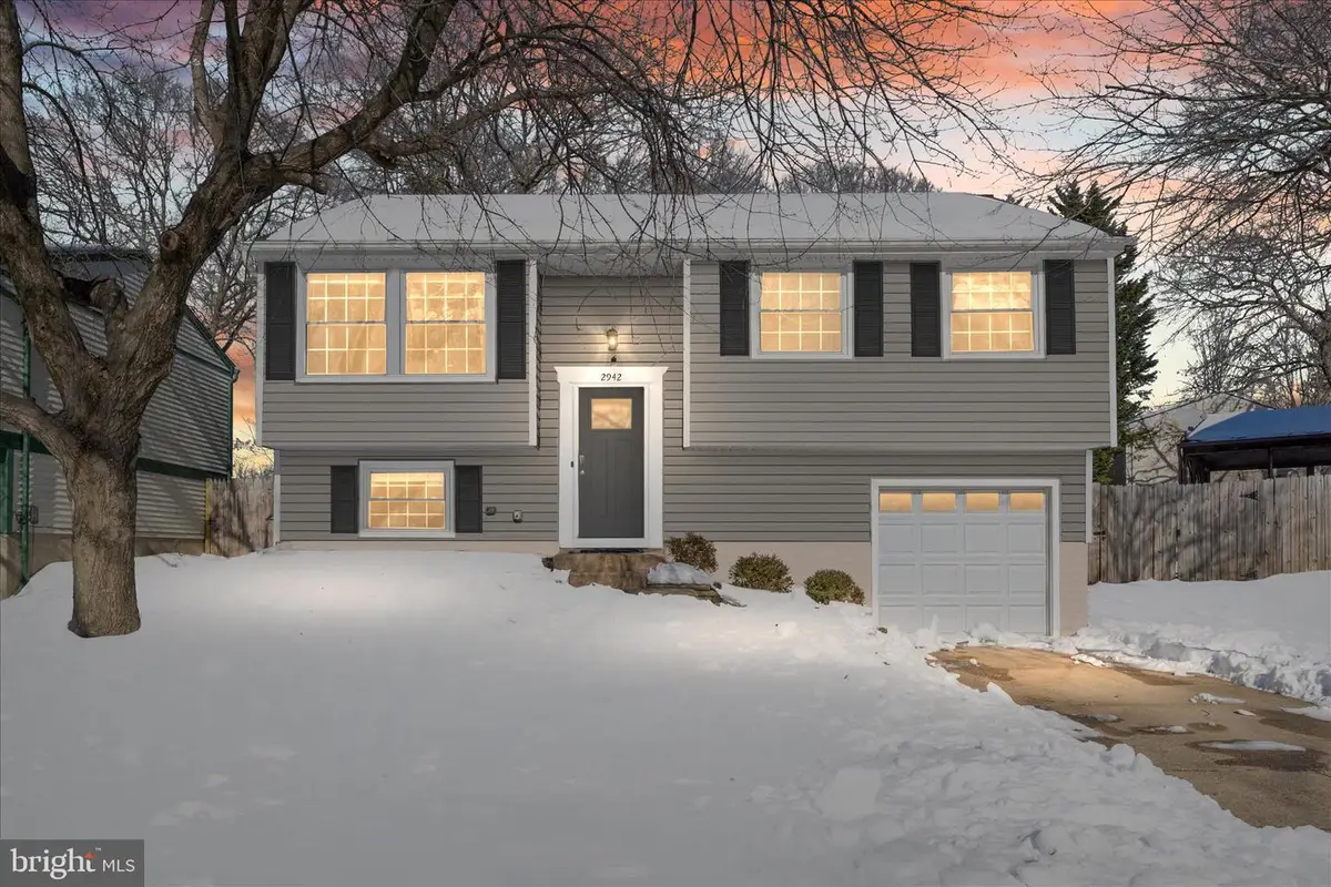 2942 E Almondbury Dr, Pasadena, MD 21122 - Image #1