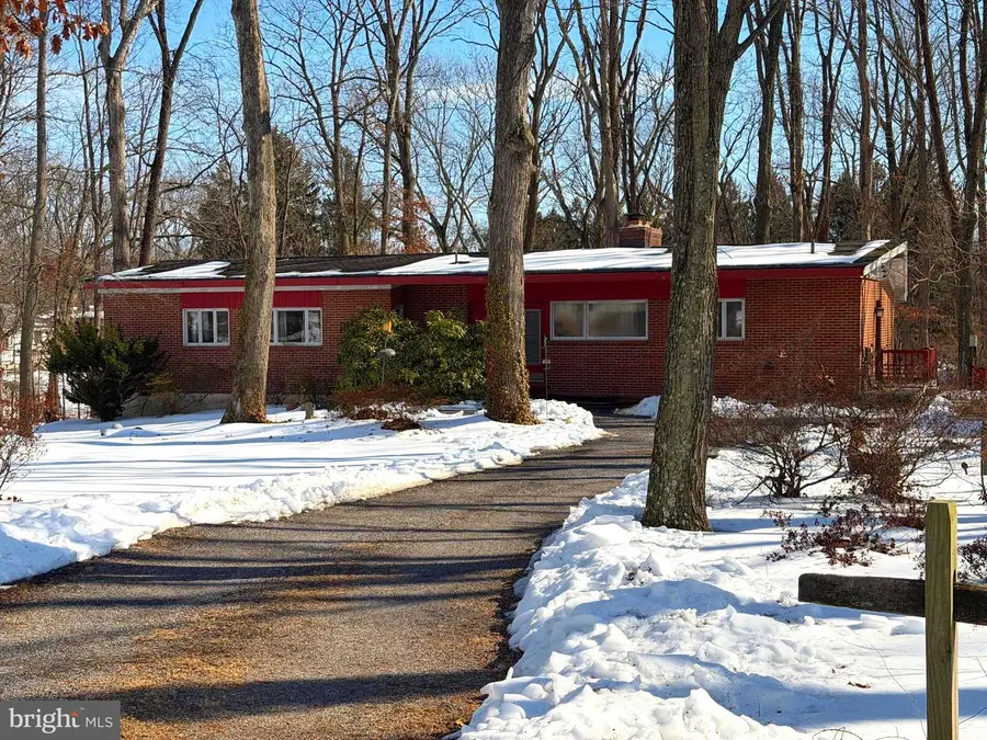 7425 Hawkins Dr, Hanover, MD 21076 - #2