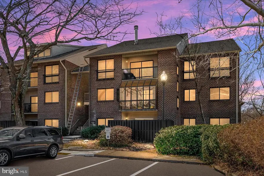 300 Hilltop Ln #h, Annapolis, MD 21403 - #2