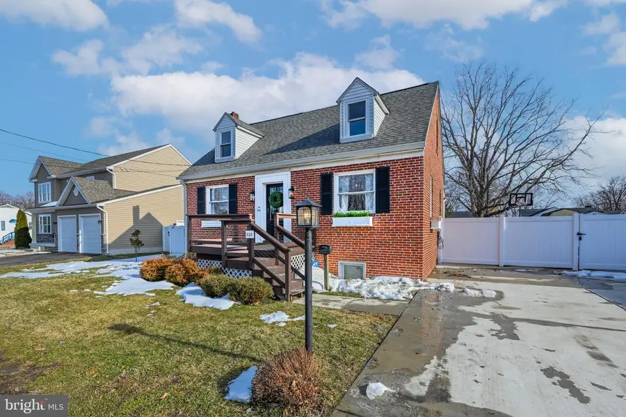 233 Kenwood Rd, Pasadena, MD 21122 - #2