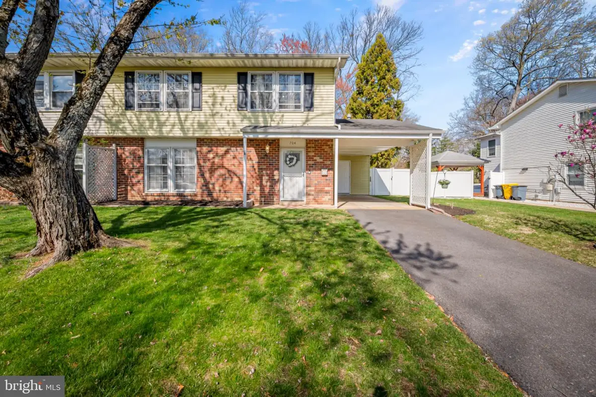 704 Chapelview Dr, Odenton, MD 21113 - #1