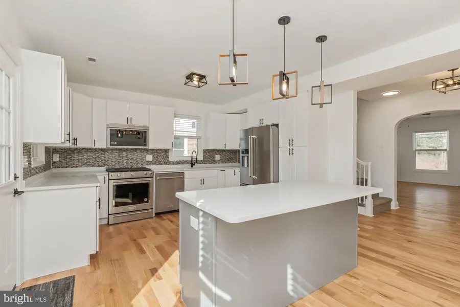 602 S Hammonds Ferry Rd, Linthicum Heights, MD 21090 - #3