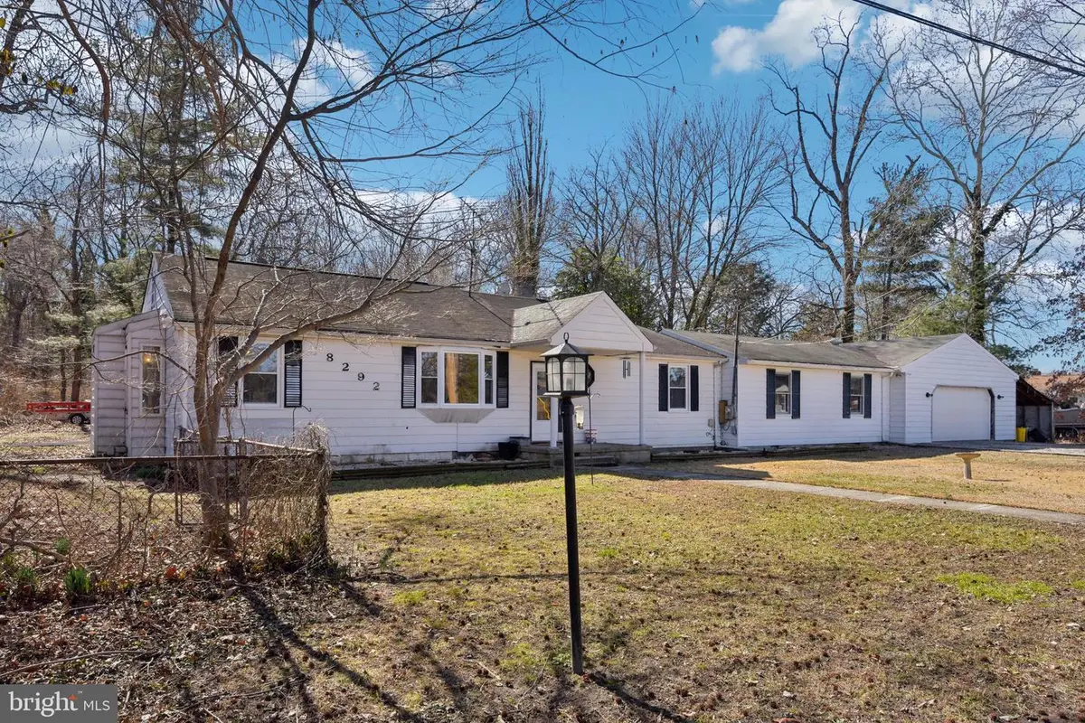 8292 Shilling Rd, Pasadena, MD 21122 - #1