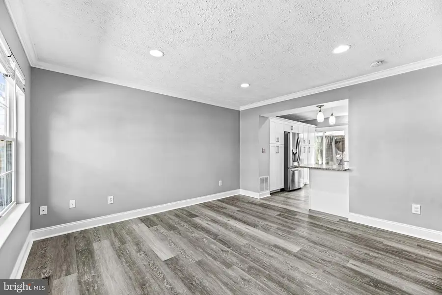 7803 W Shore Rd, Pasadena, MD 21122 - #3