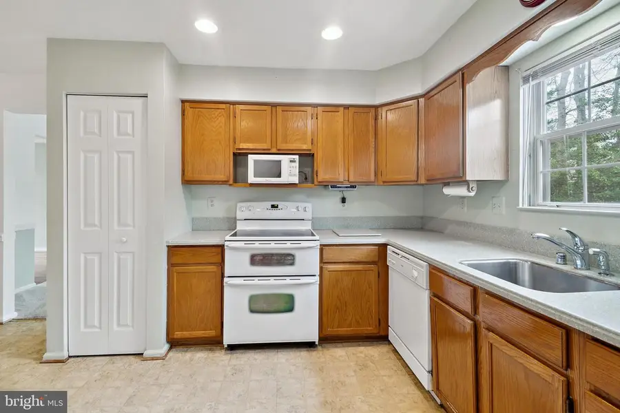 285 Shakespeare Dr, Severna Park, MD 21146 - #3