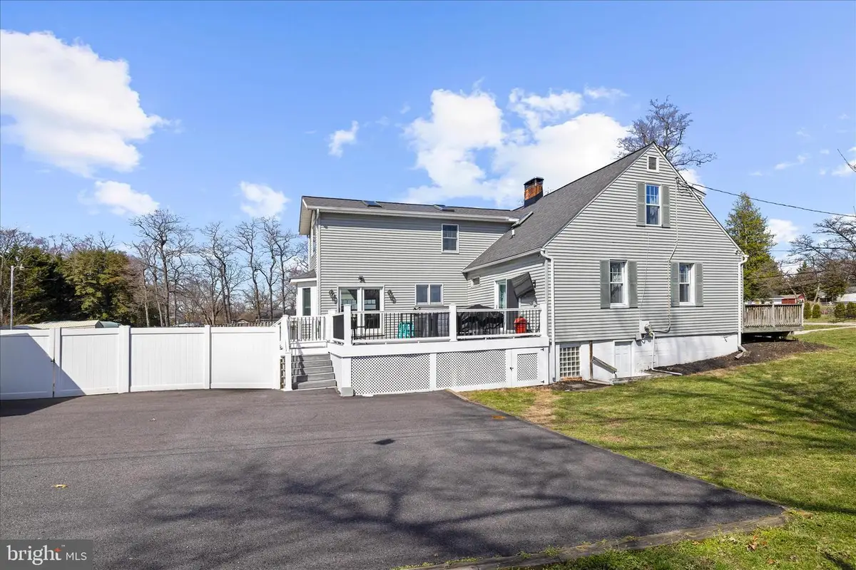 1217 Valley Rd, Pasadena, MD 21122 - #1