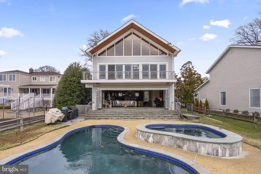 22 E Lake Dr, Annapolis, MD 21403 - #2