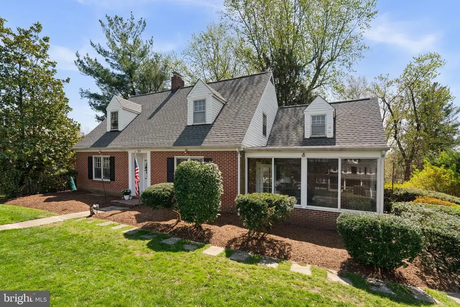 211 W Maple Rd, Linthicum Heights, MD 21090 - #3