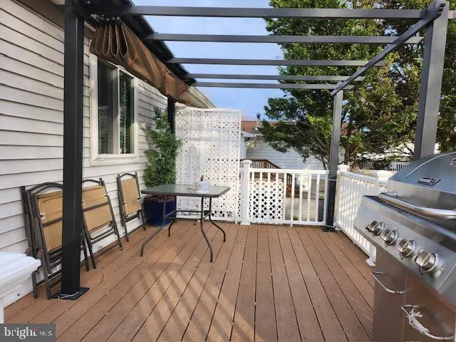 1556 Reinhardt Ln, Glen Burnie, MD 21060 - #3