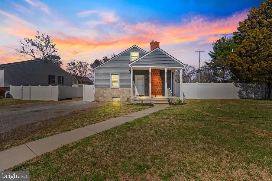 8489 Arbutus Rd, Pasadena, MD 21122 - #2