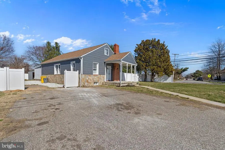 8489 Arbutus Rd, Pasadena, MD 21122 - #3