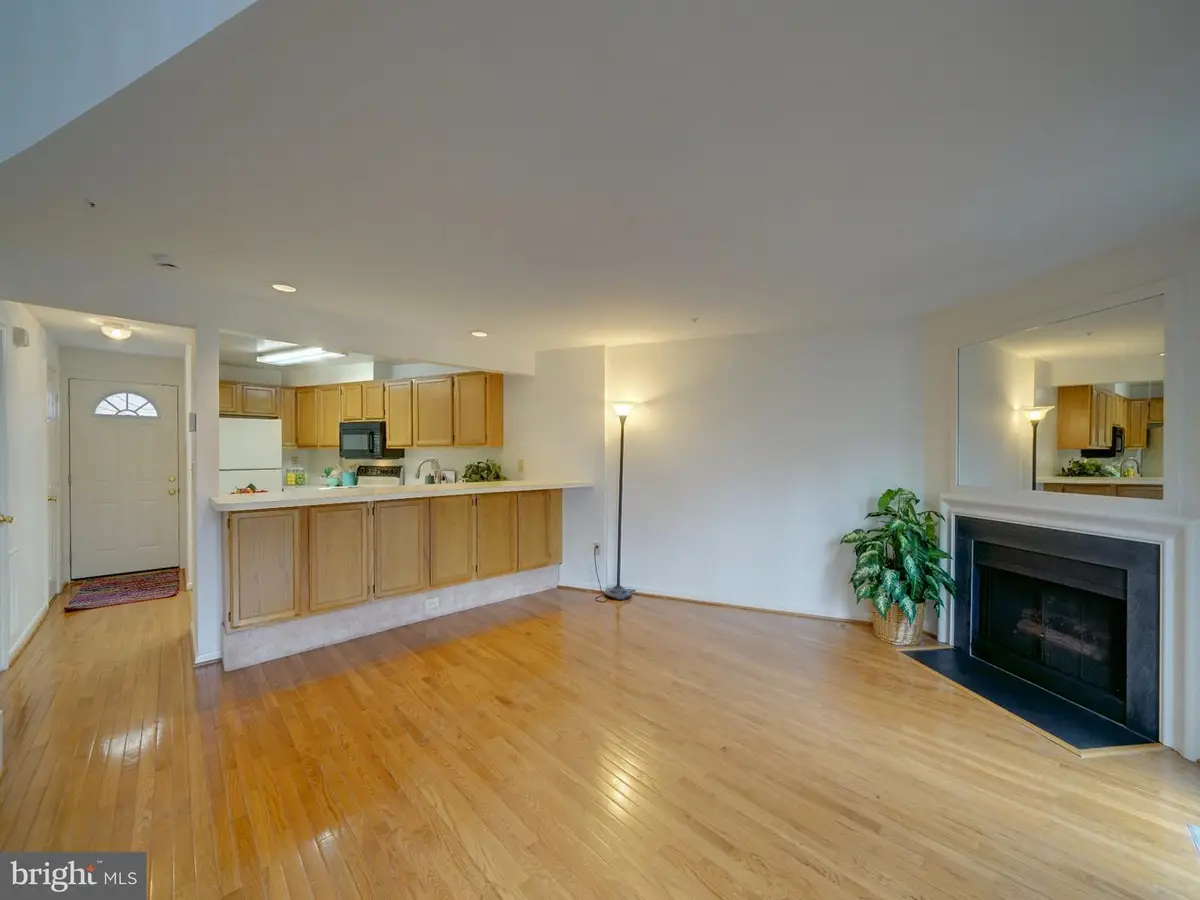 3451 Lindenwood Dr, Laurel, MD 20724 - #1