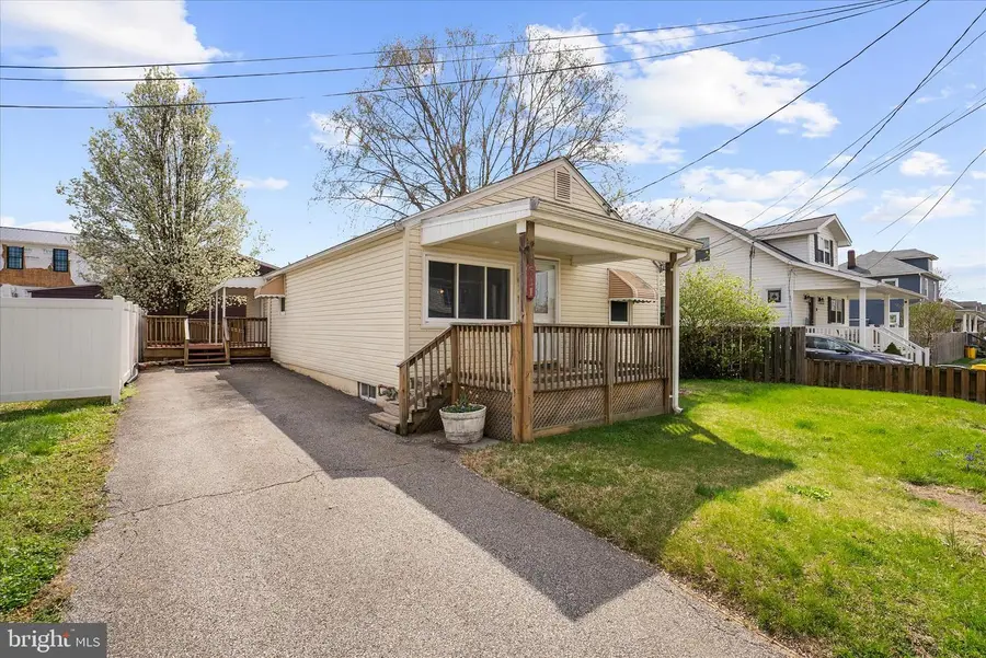 631 Cresswell Rd, Baltimore, MD 21225 - #3