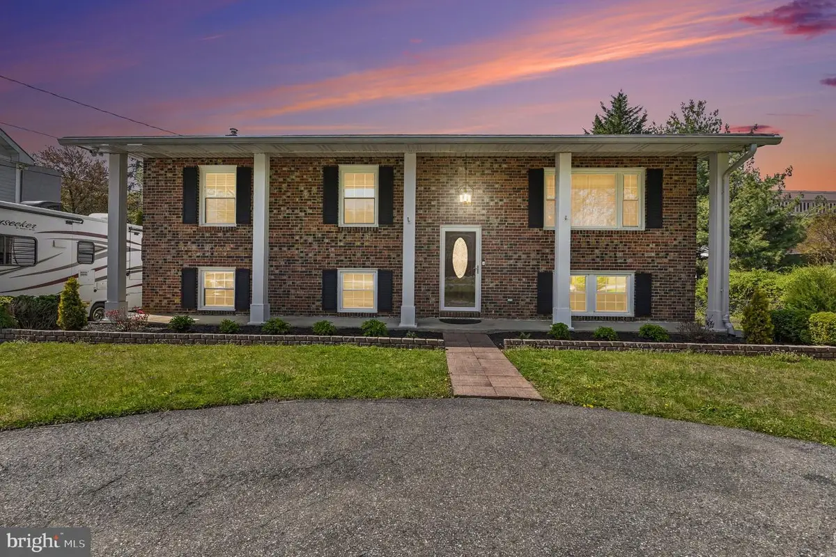 804 White Ave, Linthicum Heights, MD 21090 - #1