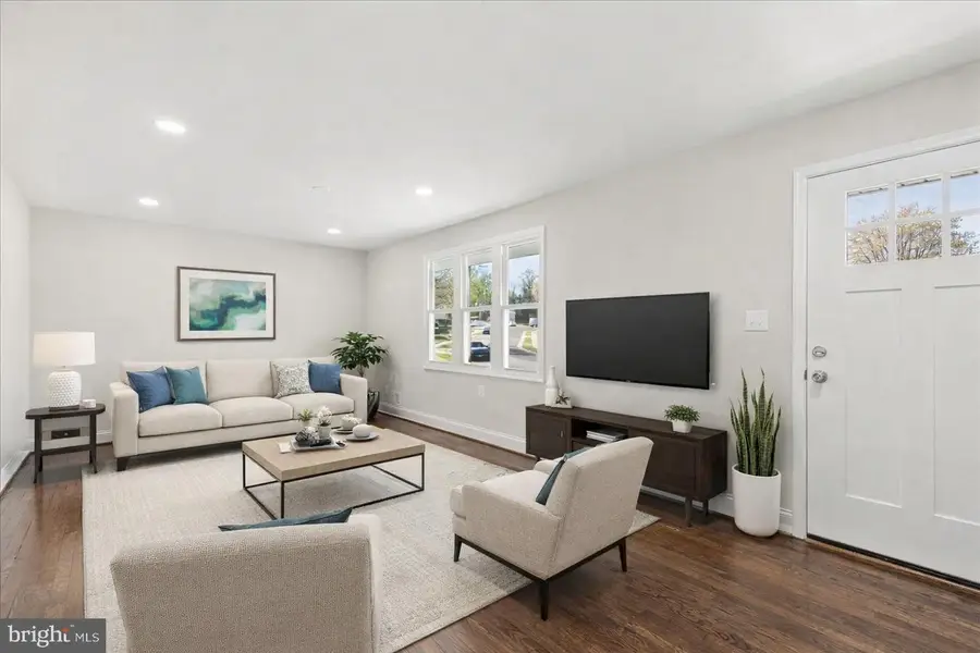 216 Cheddington Rd, Linthicum Heights, MD 21090 - #2