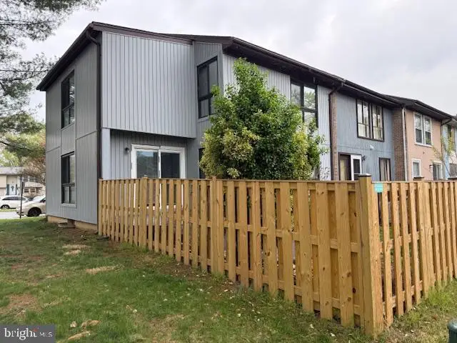 2032 Cambridge Dr, Crofton, MD 21114 - #2