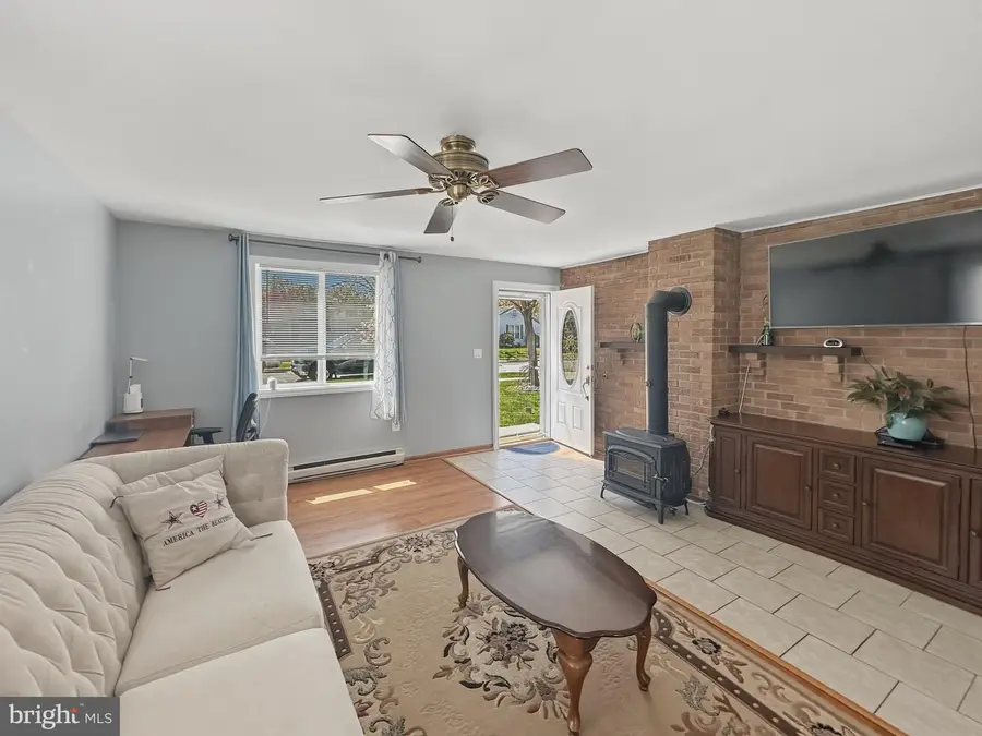 1616 Lorimer Rd, Glen Burnie, MD 21061 - #3