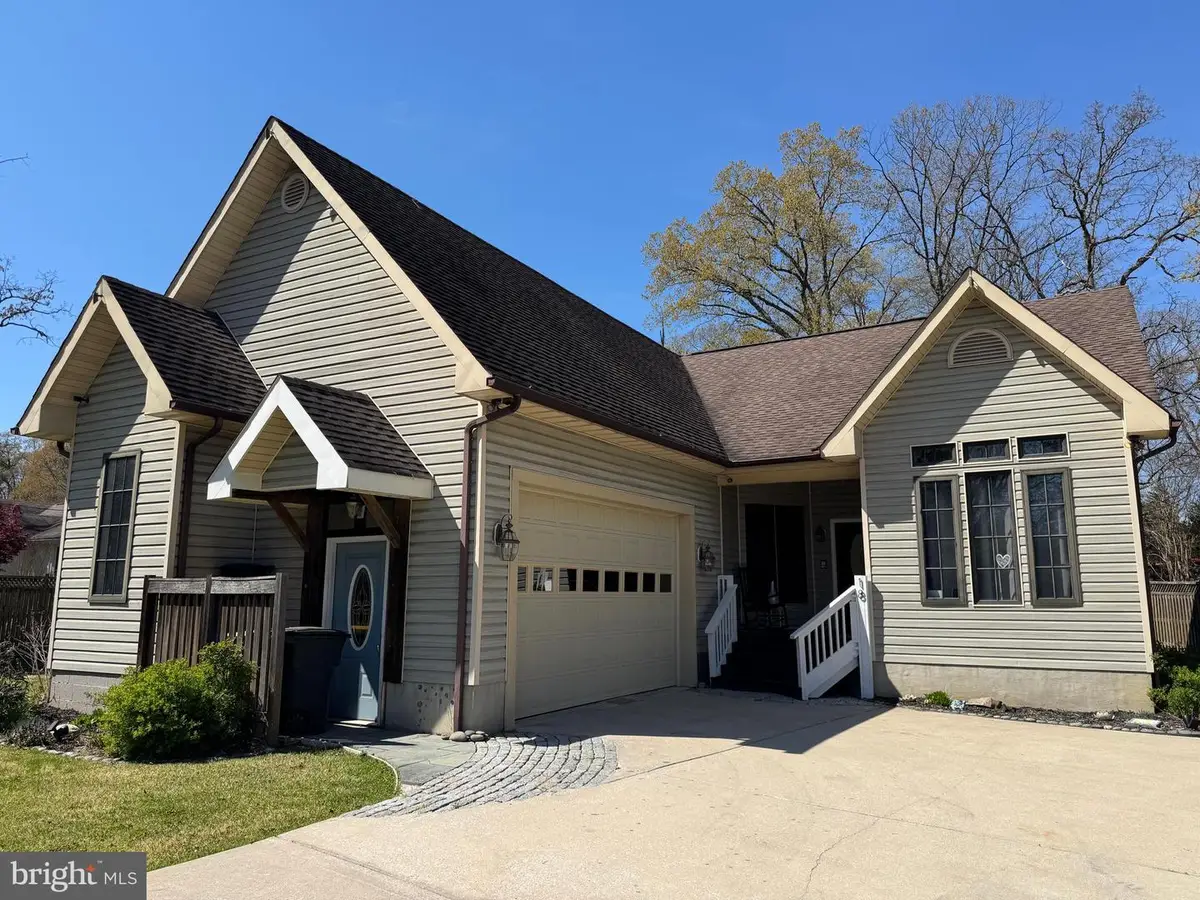 18 Fallon Dr, Pasadena, MD 21122 - #1