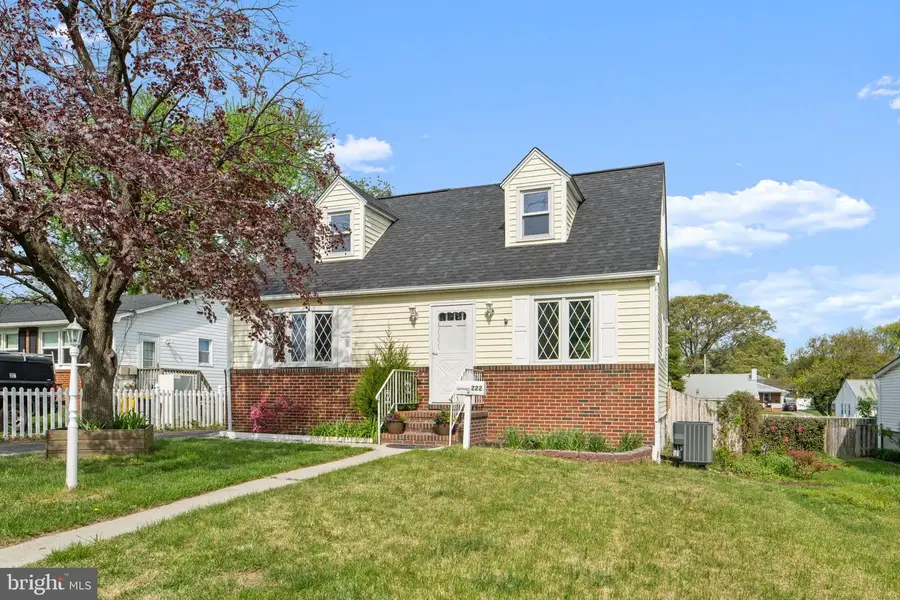 222 Chelsea Rd, Pasadena, MD 21122 - #2
