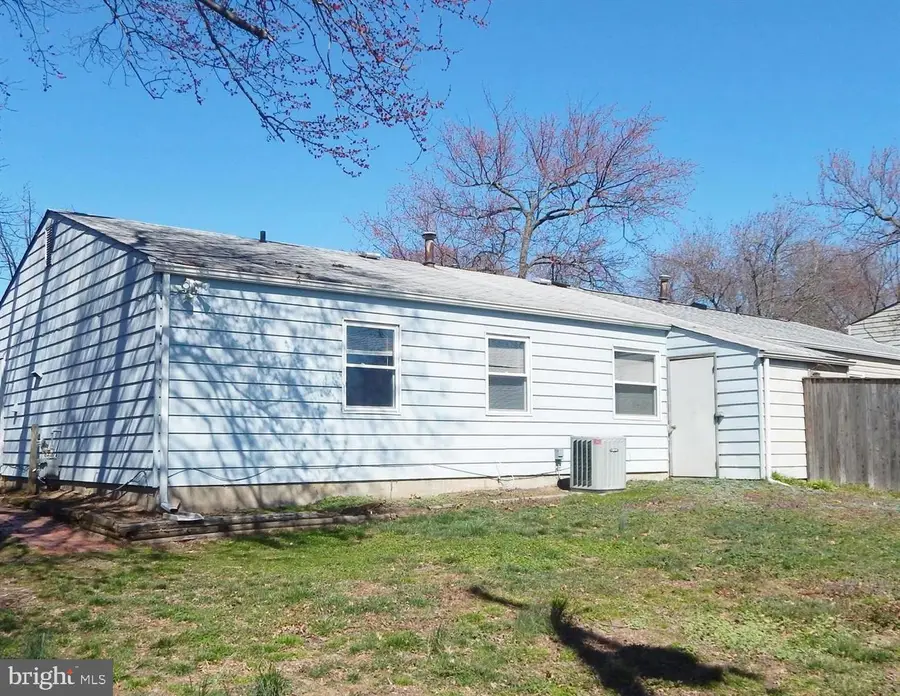 1073 Kings Rd, Pasadena, MD 21122 - #2