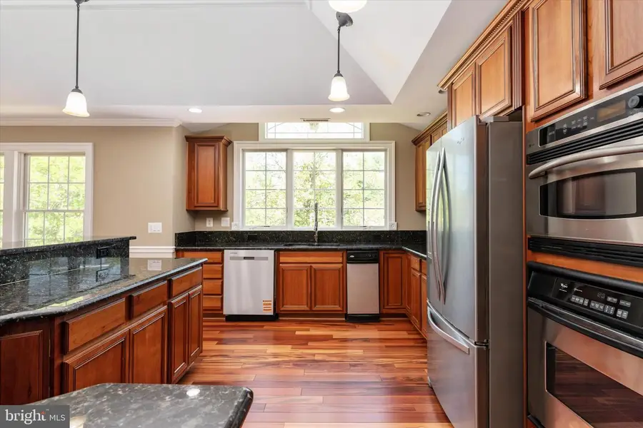 401 Beach Dr, Edgewater, MD 21037 - #3