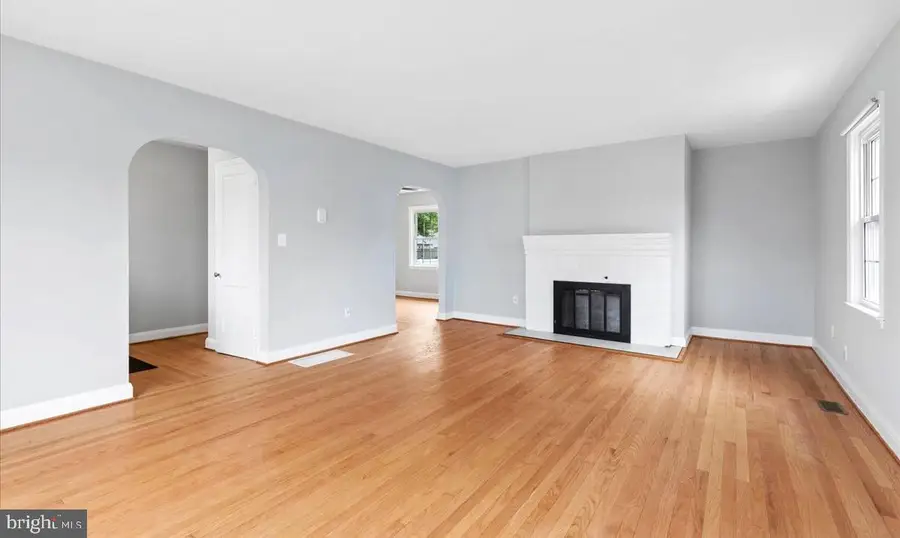 104 Twin Oaks Rd, Linthicum Heights, MD 21090 - #2