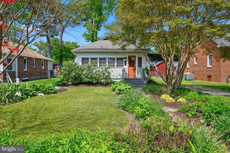 302 Linden Ave, Edgewater, MD 21037 - #2