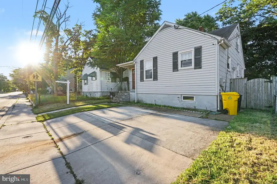527 Stewart Ave, Glen Burnie, MD 21061 - #2