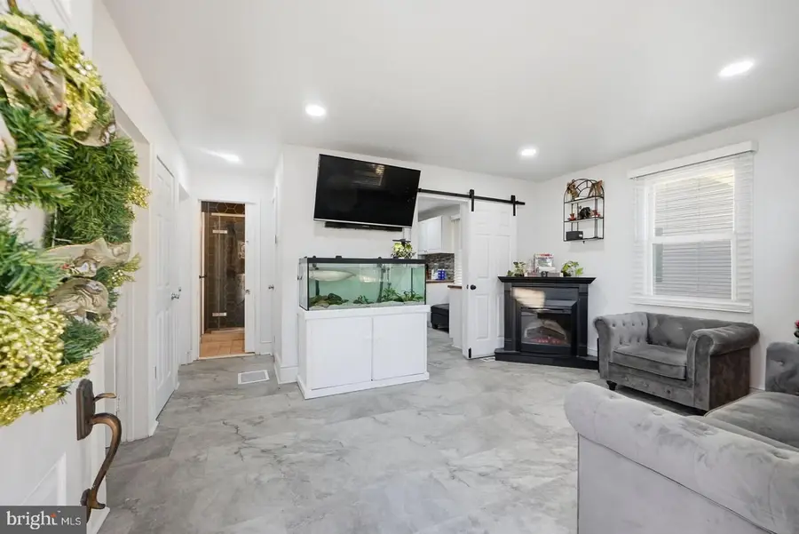 310 Townsend Ave, Brooklyn, MD 21225 - #2