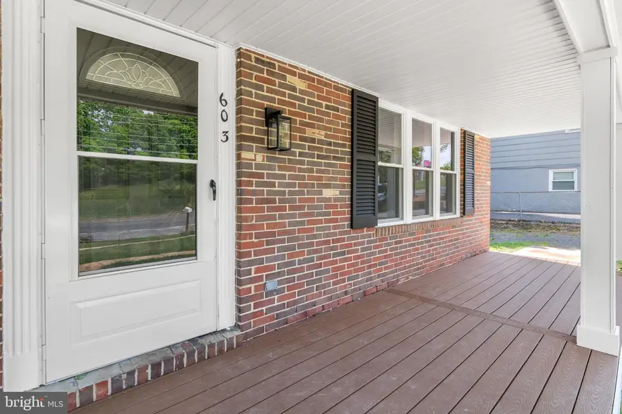 603 Chapelgate Dr, Odenton, MD 21113 - #2