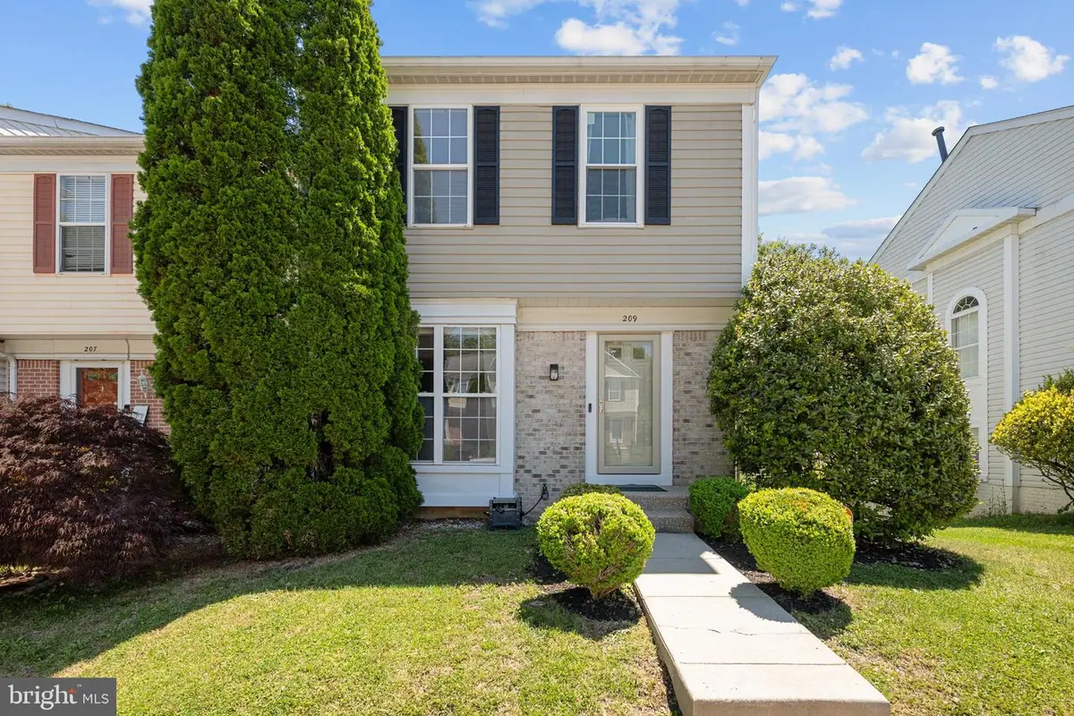 209 Edge Creek Ln, Odenton, MD 21113 - #1