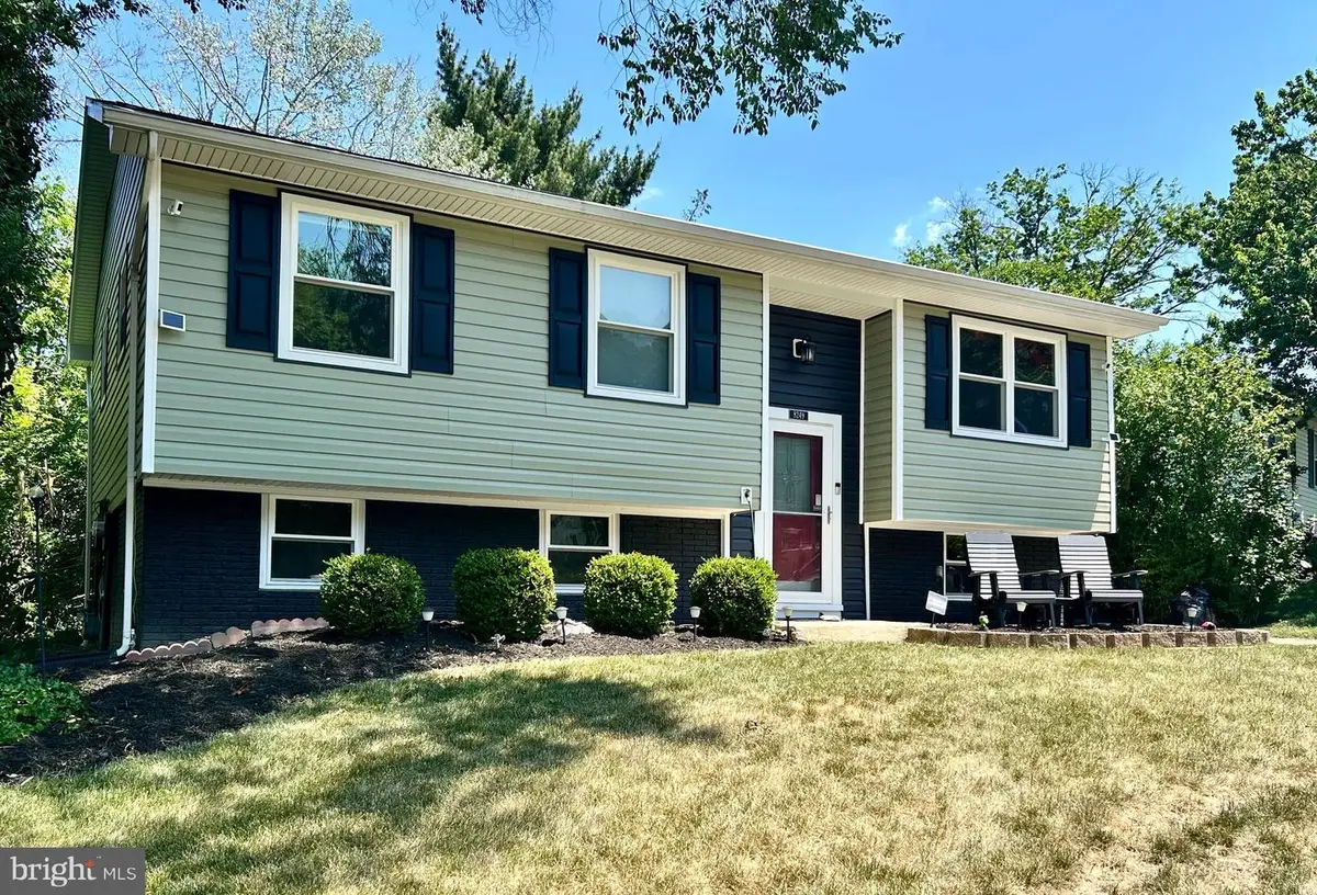 8249 Victoria Rd, Millersville, MD 21108 - #1