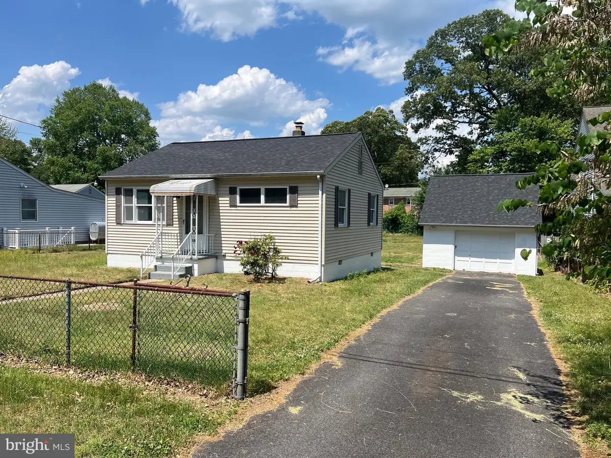 10 Spring Knoll Dr, Pasadena, MD 21122 - #1