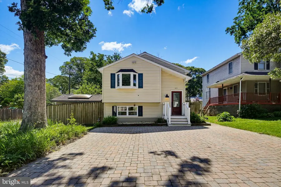 601 Center Dr, Severna Park, MD 21146 - #2