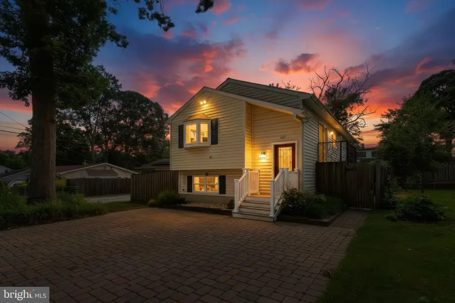 601 Center Dr, Severna Park, MD 21146 - #3