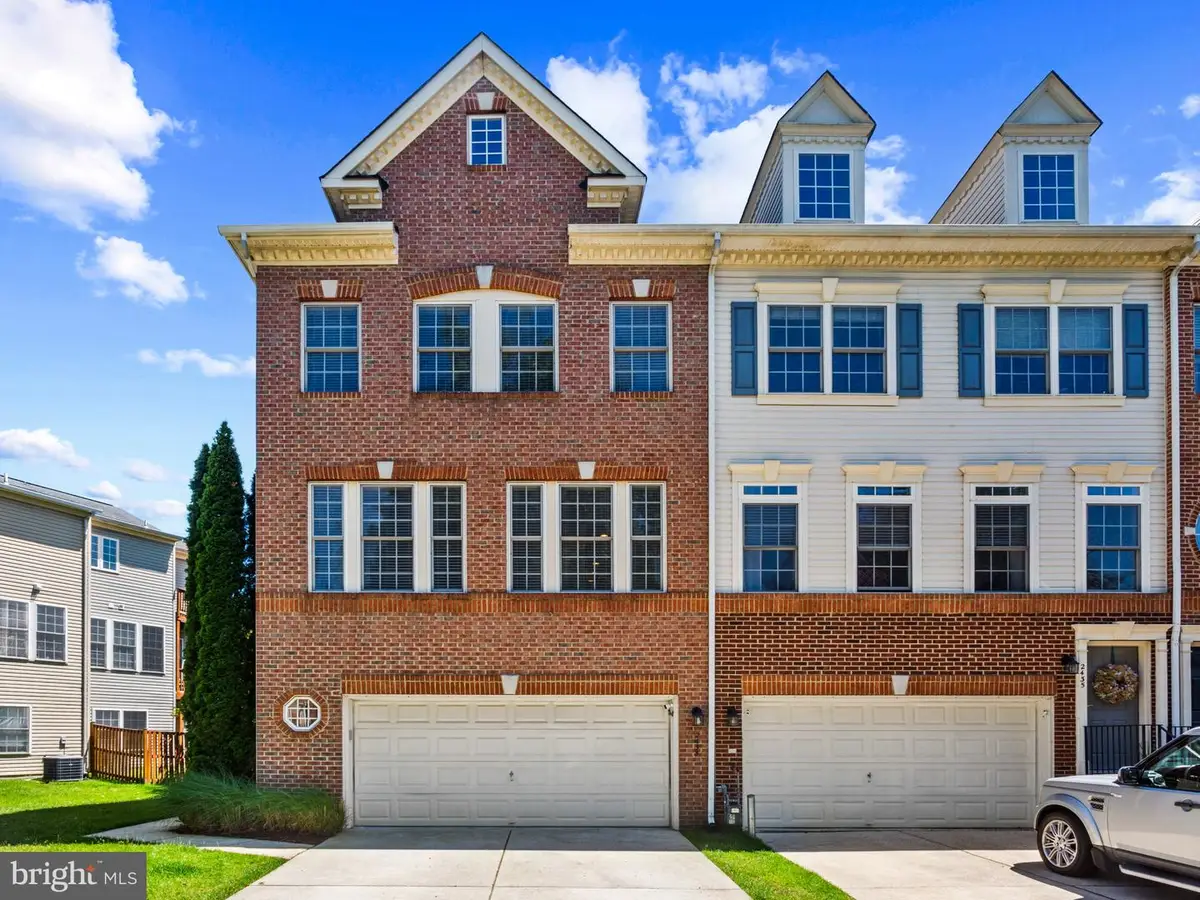 2433 Ogden Sq, Gambrills, MD 21054 - #1