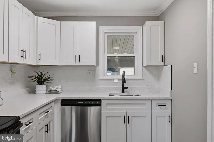 183 Kenwood Rd, Pasadena, MD 21122 - #3