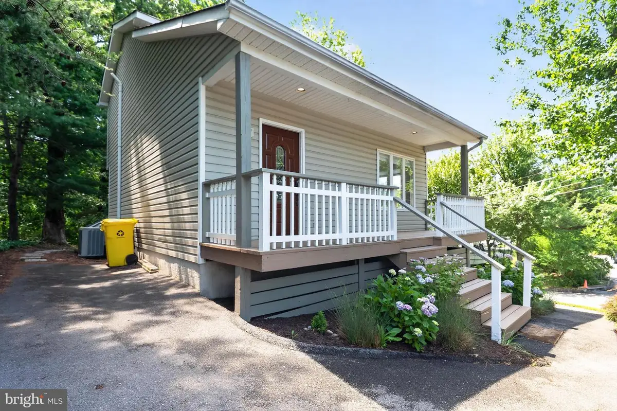 607 Overhill Dr, Edgewater, MD 21037 - #1