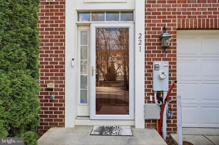 221 Truck Farm Dr, Glen Burnie, MD 21061 - #2