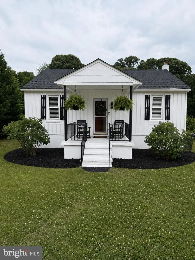 8829 Fort Smallwood Rd, Pasadena, MD 21122 - #1