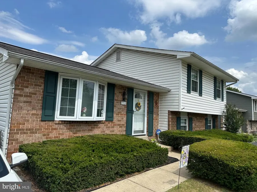 7915 Kings Bench Pl, Pasadena, MD 21122 - #2