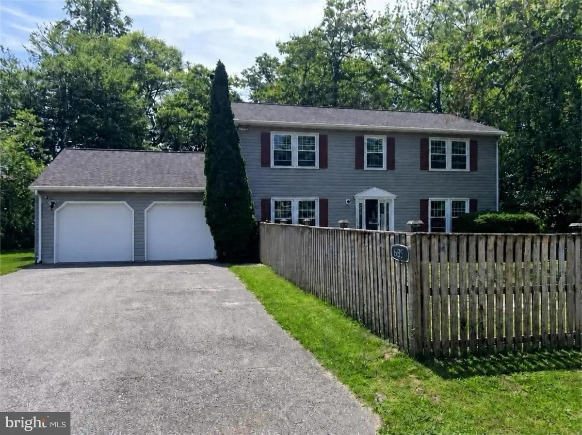 685 207th St, Pasadena, MD 21122 - #1