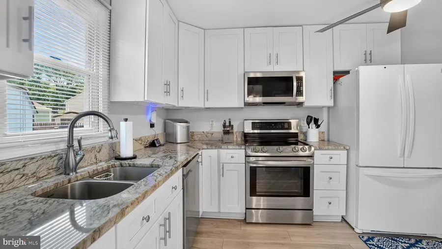 415 Fairmount Dr, Edgewater, MD 21037 - #2